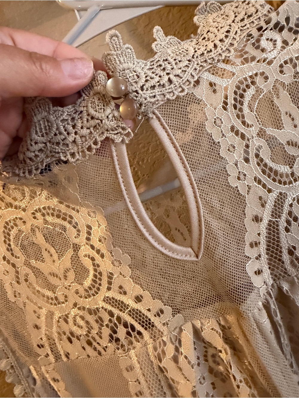 Notations Beige Lace Sleeveless Camisole - Picture 5 of 5